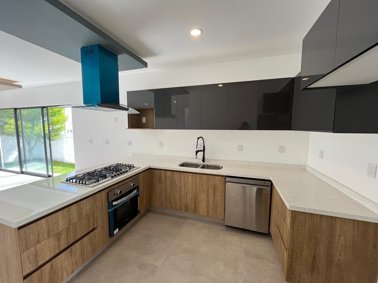 WhatsApp Image 2025-11-12 at 10.56.05 (1)