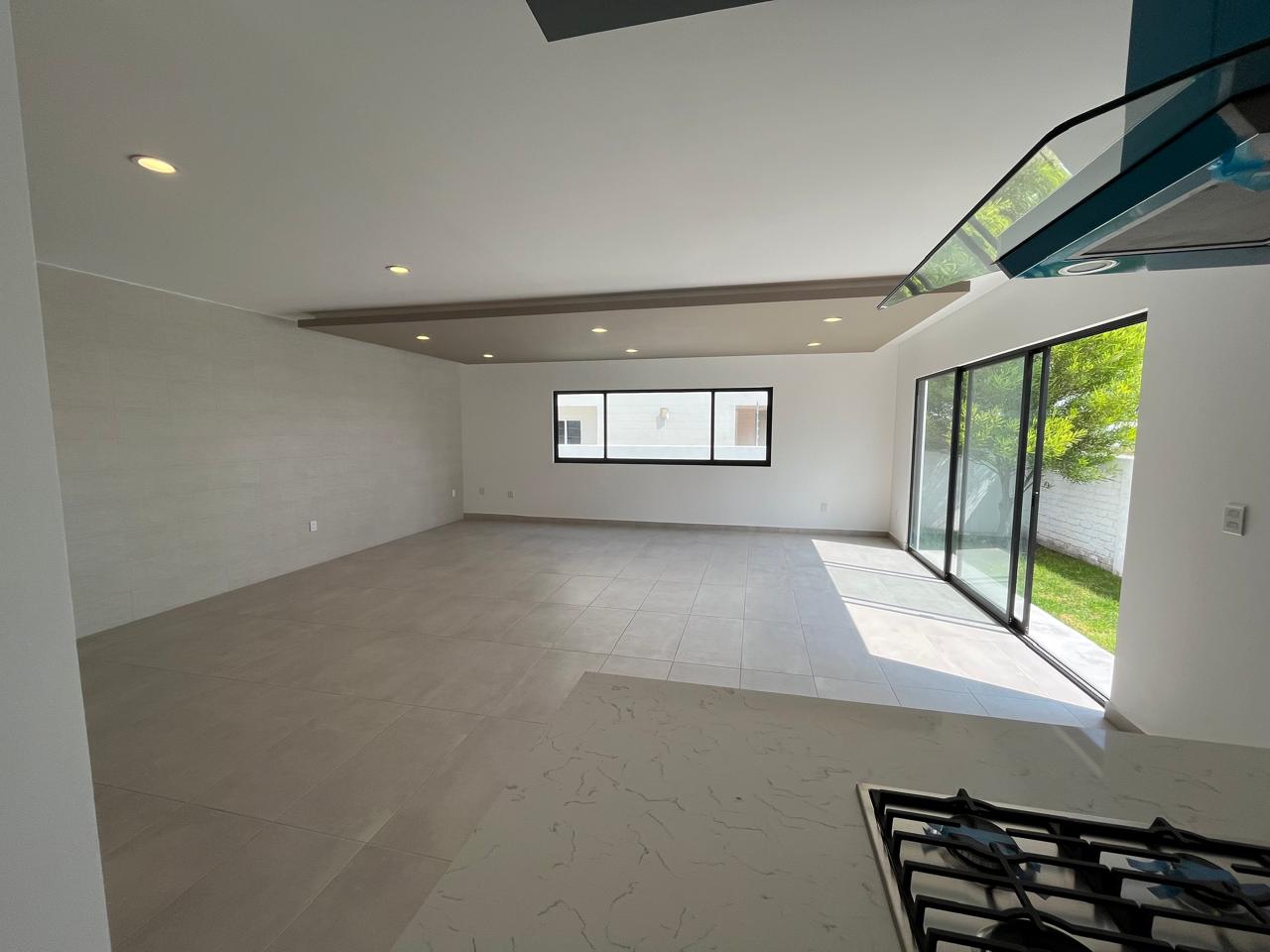 WhatsApp Image 2025-11-12 at 10.56.05 (3)